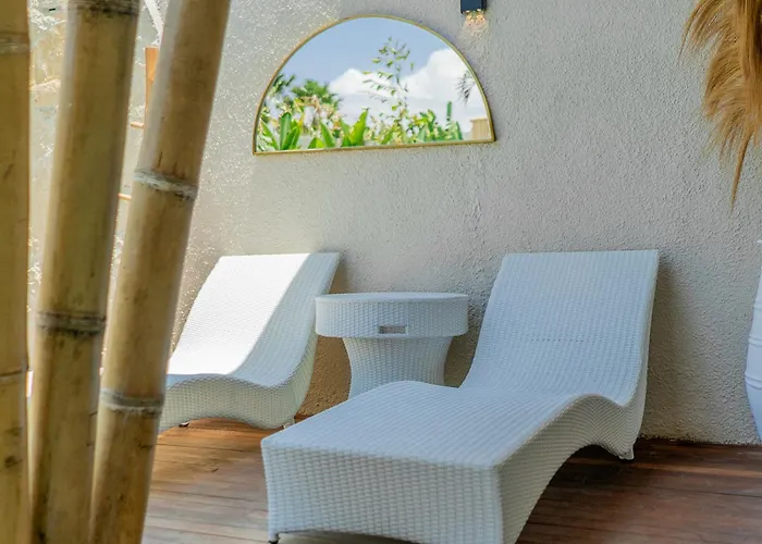 Sunset Bamboo - 3br In Kerobokan
