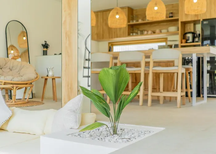 Villa Sunset Bamboo - 3br In Kerobokan